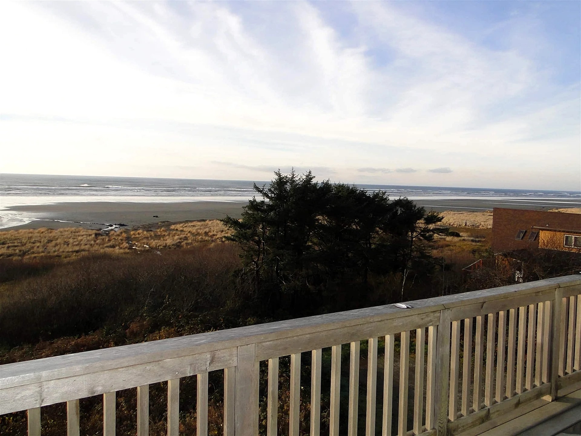 Oceanfront Retreats and Reunions, panoramic view! in Hoquiam, Washington, United States — photo 5