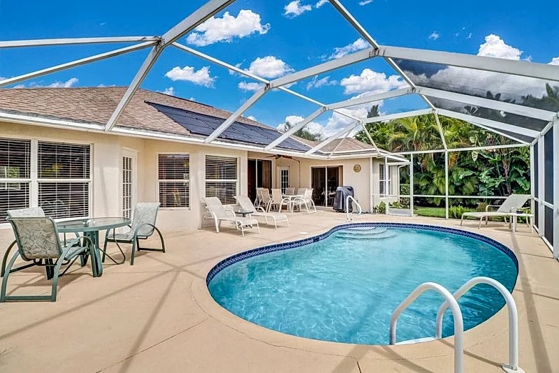 Charming Villa, Private Pool, Bikes, All Amenities. in Naples, Florida, United States — photo 2