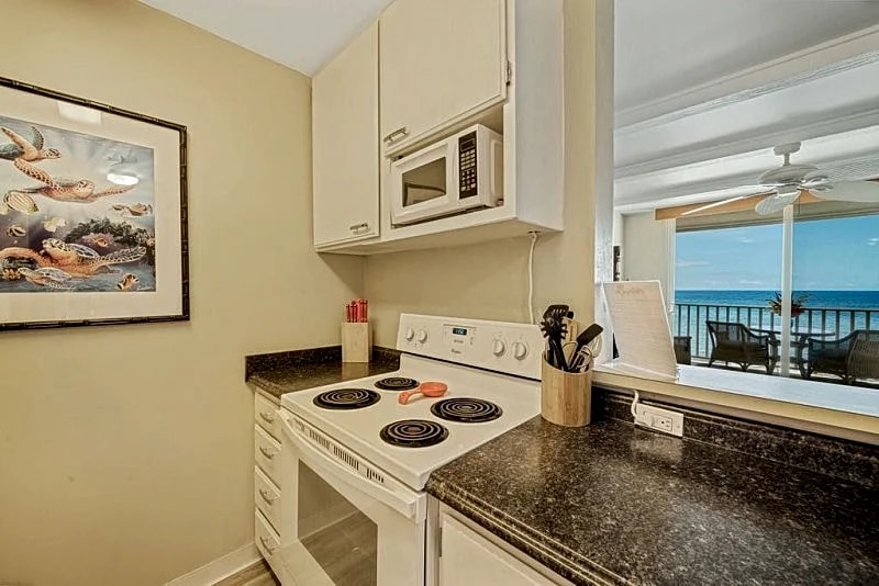 Hale Kona Kai 205 - Find your Beach with Kona Beach Properties in North Kona, Hawaii, United States — photo 3