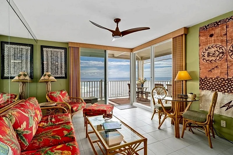 Hale Kona Kai 212 - Absolute Oceanfront condo with large wraparound lanai