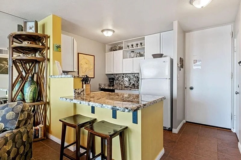 Hale Kona Kai 404 - Find your Beach with Kona Beach Properties in North Kona, Hawaii, United States — photo 3