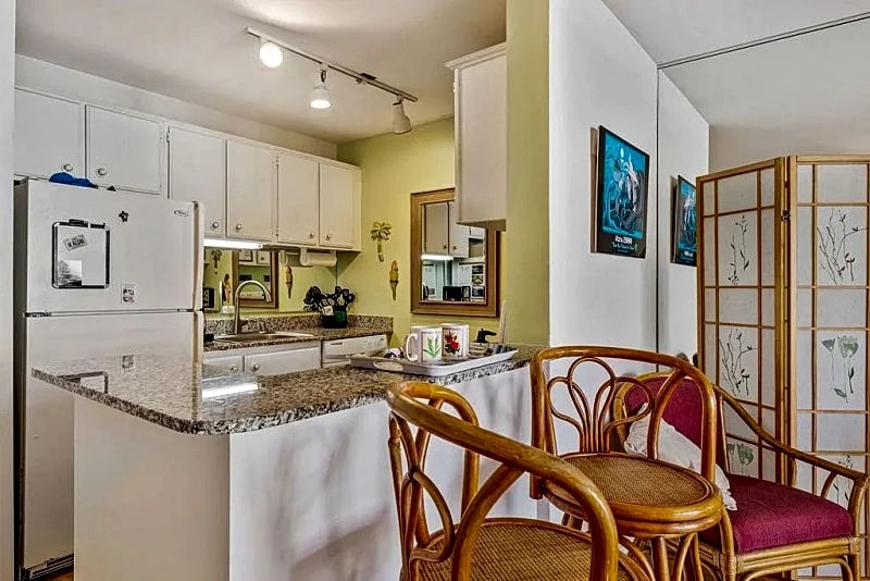 Hale Kona Kai 409 - Find your Beach with Kona Beach Properties in North Kona, Hawaii, United States — photo 3