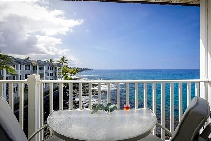 Hale Kona Kai 412 absolute oceanfront condo with wrap around lanai in North Kona, Hawaii, United States — photo 2