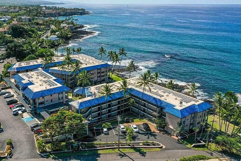 Kona Reef A-24 - True Oceanfront Condo in North Kona, Hawaii, United States — photo 5