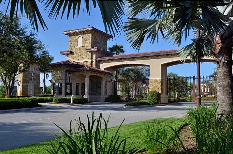 Beautifully Designed 2BR / 2BA Naples Treviso Bay Condo in Naples, Florida, United States — photo 4