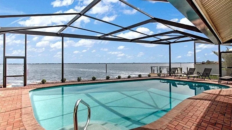 3123 Riverhouse King: 3123 Riverhouse King - Epic Riverfront View in Cape Coral, Florida, United States — photo 3