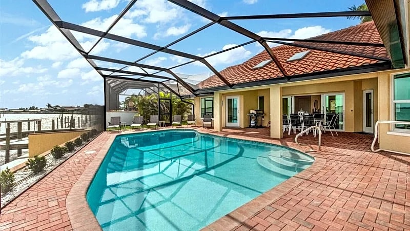 3123 Riverhouse King: 3123 Riverhouse King - Epic Riverfront View in Cape Coral, Florida, United States — photo 4