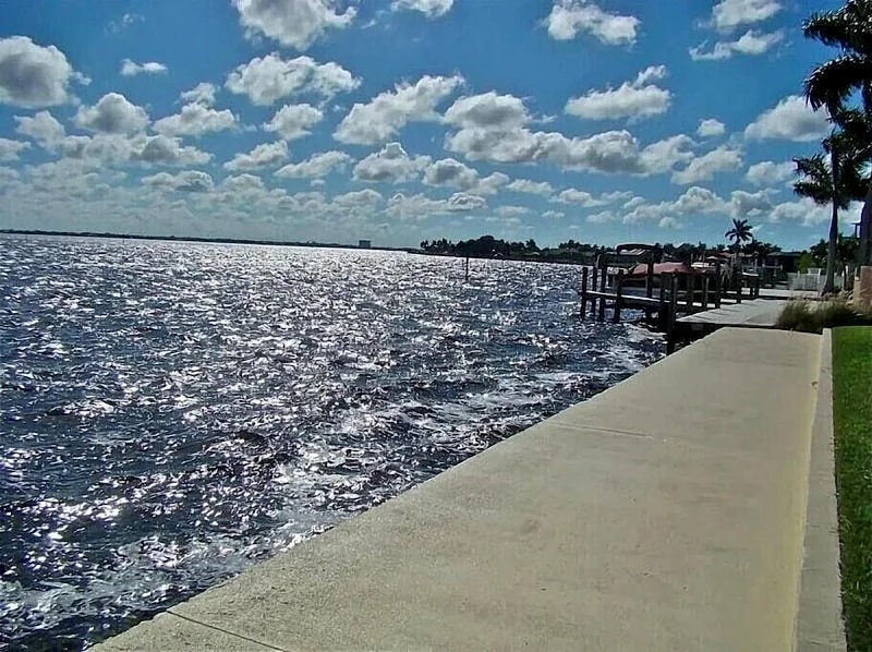 3111 Riverhouse Prince: 3111 Riverhouse Prince - Stunning Riverfront in Cape Coral, Florida, United States — photo 3