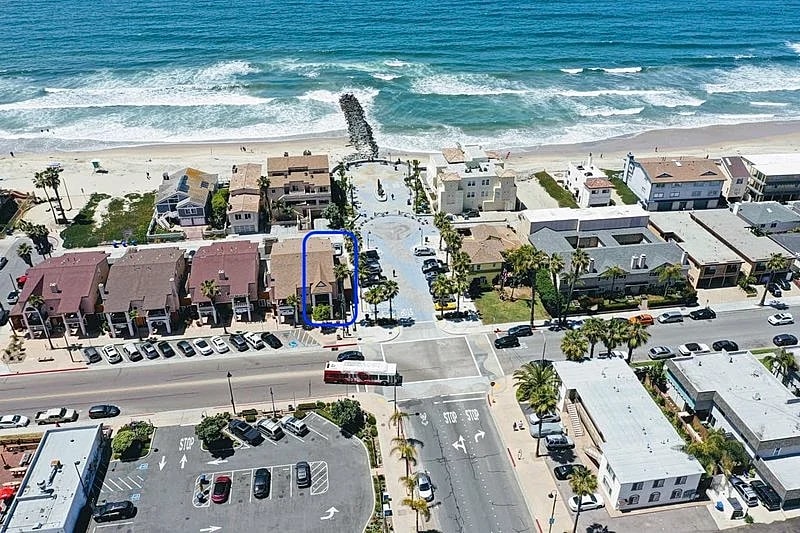 Fun By the Sand in San Diego County in Imperial Beach, California, United States — photo 2