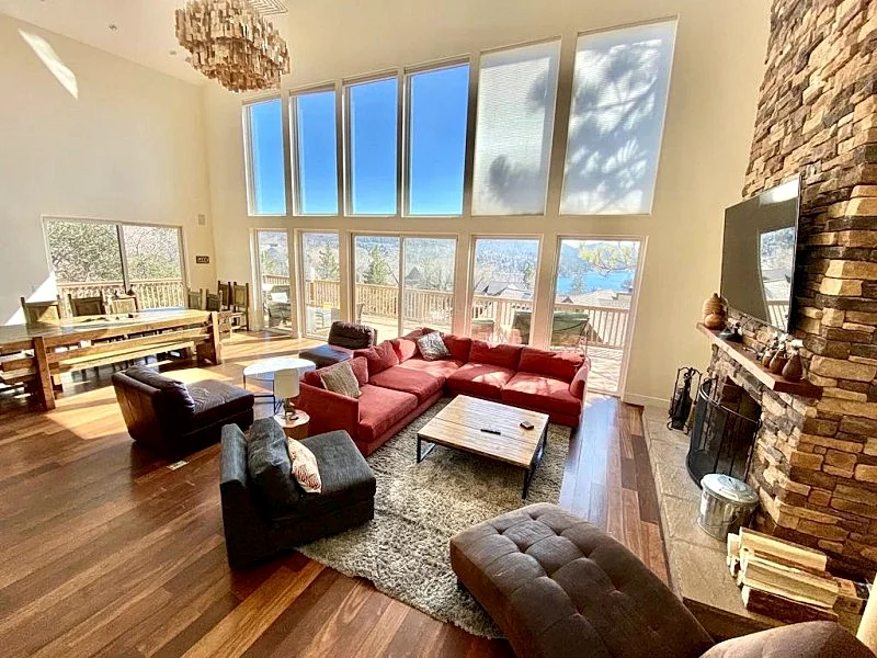 Modern 6 bedroom retreat, stunning lake views, close to village! in Lake Arrowhead, California, United States — photo 1