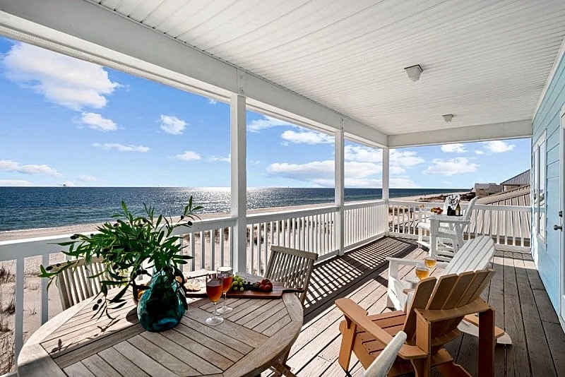 Direct Gulfront Family friendly Modern Home!