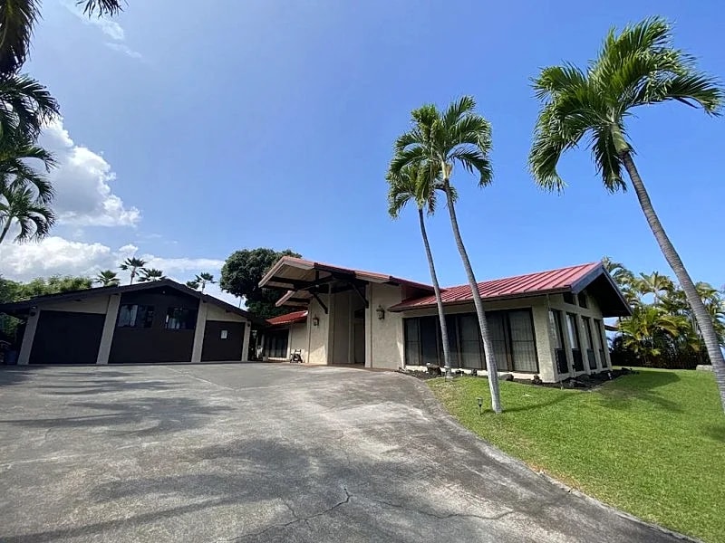 Big 3BR/4BA, 3056 sq ft Kona Home with Pool/Jacuzzi, Ocean View, Sleeps 16 max in North Kona, Hawaii, United States — photo 5