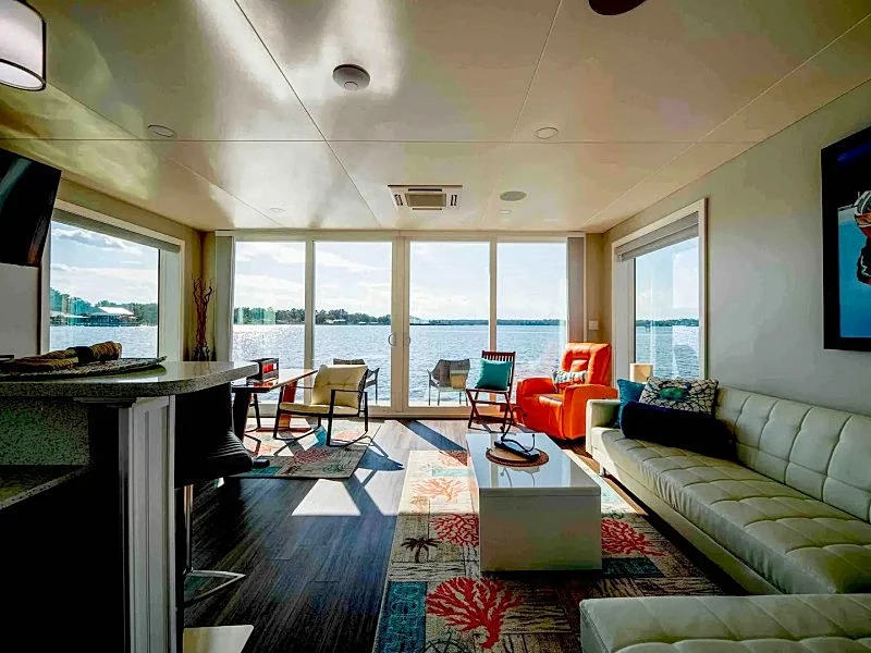 LUXURY ONE OF A KIND GETAWAY - HOME A WAVE in Fleming Island, Florida, United States — photo 2