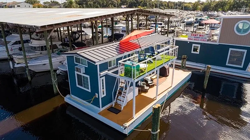 New ISLAND LIFE Luxury Floating Gem by Home A Wave in Fleming Island, Florida, United States — photo 2