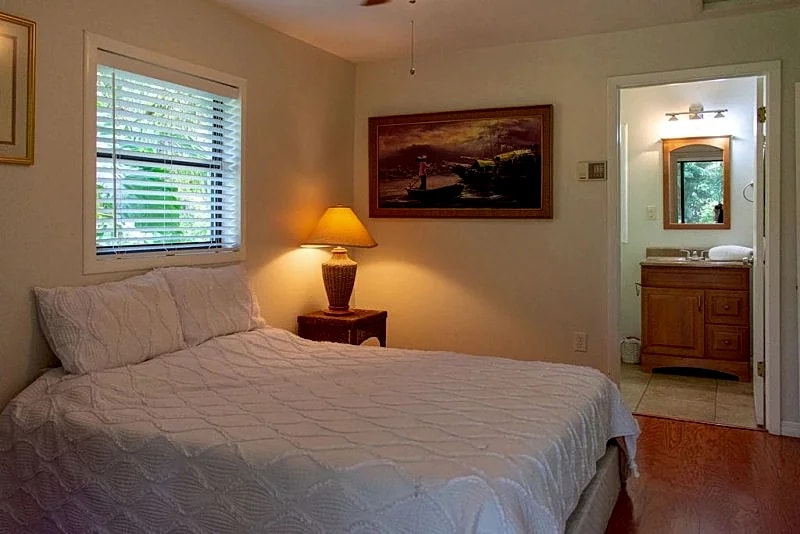 Urban Oasis: Secluded Cottage w/ Lush Botanical Gardens in Tampa, Florida, United States — photo 2