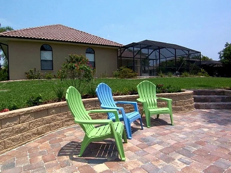 Villa Aurora SE Cape Coral Intersection Fresh Water Canal Luxury Pool Home in Cape Coral, Florida, United States — photo 4