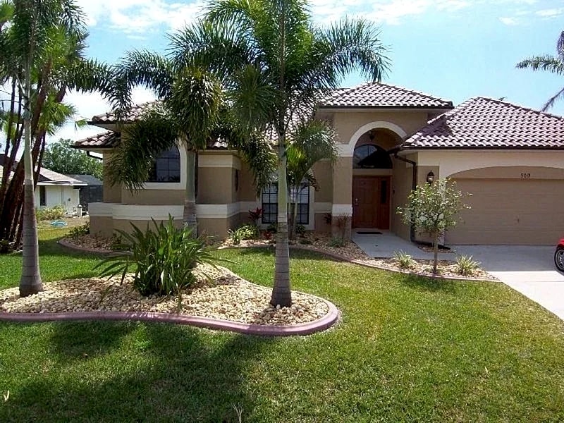 Villa Aurora SE Cape Coral Intersection Fresh Water Canal Luxury Pool Home
