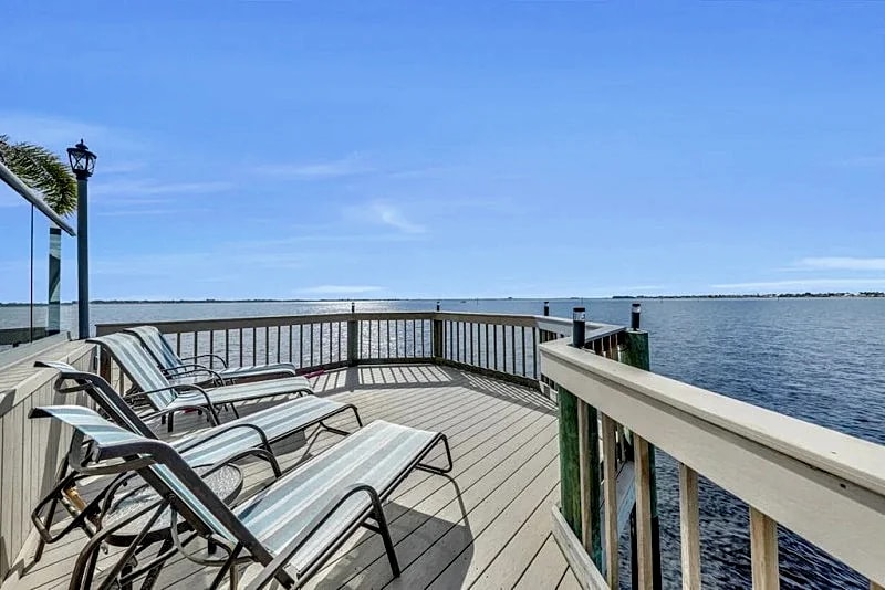 The River View 1008 - SE Cape Coral Riverfront Luxury Pool Home Pool Table and more in Cape Coral, Florida, United States — photo 3