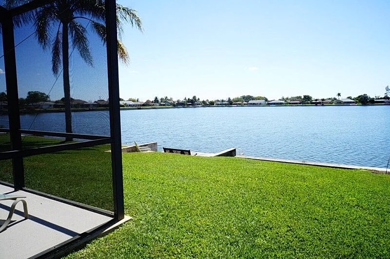 Villa Lake Mohave 1018 3 BR 2 Ba heated pool southern exposure free internet in Cape Coral, Florida, United States — photo 5