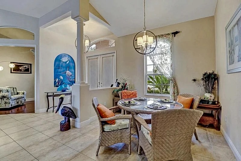 Villa Blue Water 1022 SW Cape Coral 4b 3ba luxury home electric heated pool and spa in Cape Coral, Florida, United States — photo 4