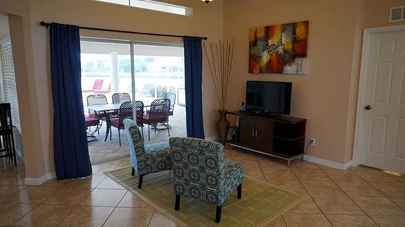 Blue Oasis 3b/2ba Elect Heated Pool, Gulf Access Canal, WiFi, Boat Dock, 2 kayaks, 2 bicycles in Cape Coral, Florida, United States — photo 5