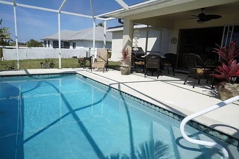 Villa Marr 1064 - NE Cape Coral 3b 2ba home solar heated pool Fresh Water Canal free Internet in Cape Coral, Florida, United States — photo 4