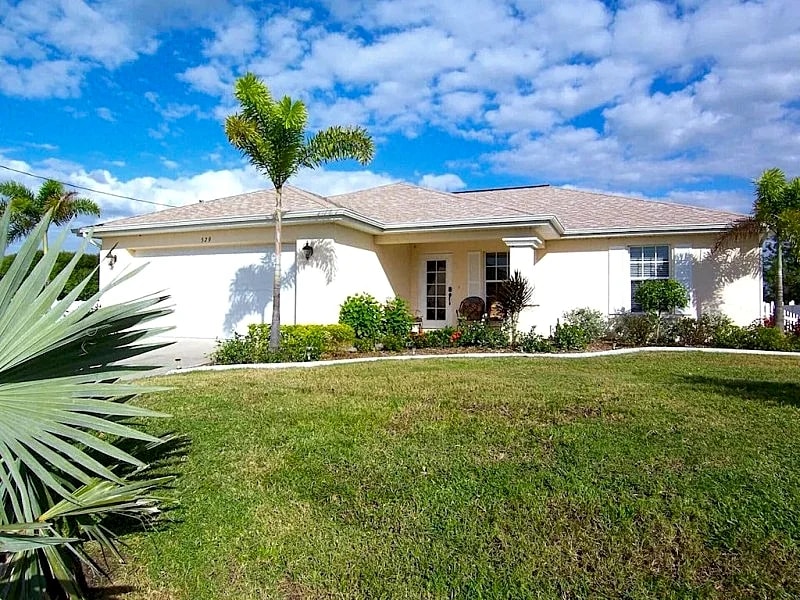 Villa Sea Star 1006 NE Cape Coral 3br /ba heated Pool and Spa off water
