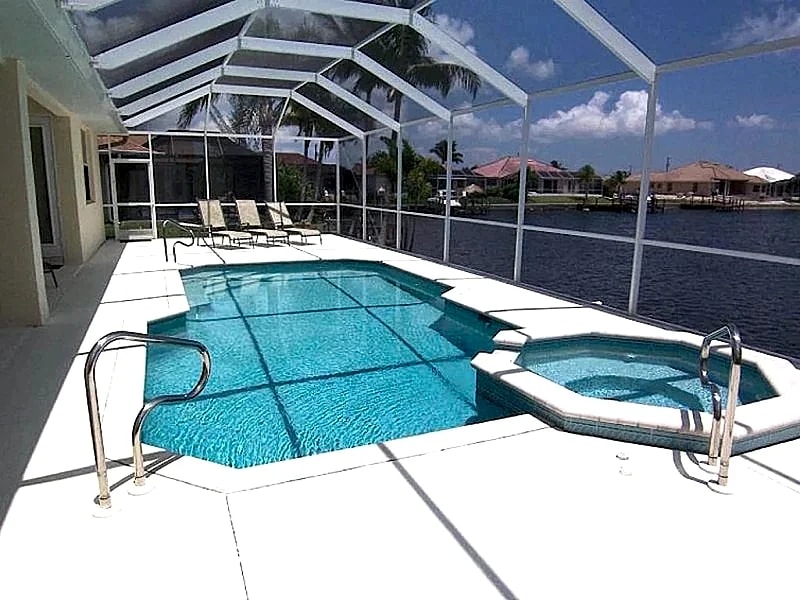 Villa Michaela 1059 3b 2ba SW Cape Coral Gulf Access Canal Southern Exposure, heated Pool and Spa in Cape Coral, Florida, United States — photo 4