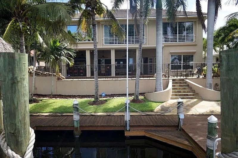 Palm Villa 1009 SW Cape Coral estate home 4B 3.5 BA heated Pool and Spa Fitnessroom in Cape Coral, Florida, United States — photo 3