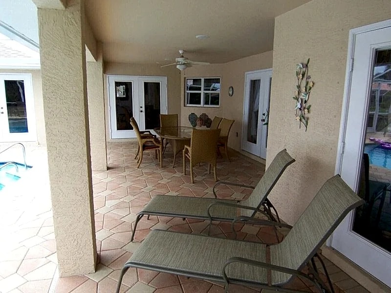 Lucky Pelican 1024 - SW Cape Coral 3b 2.5ba Heated Pool & Spa Gulf Access Canal Boat Dock in Cape Coral, Florida, United States — photo 3