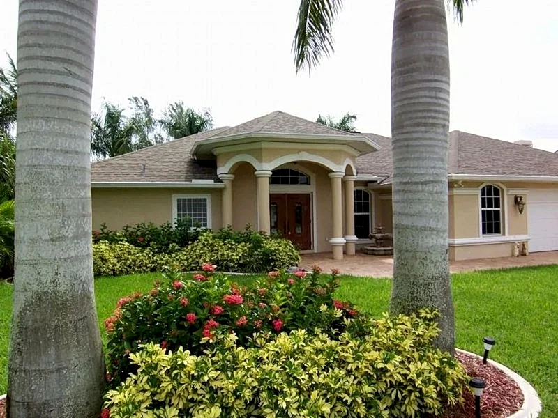 Lucky Pelican 1024 - SW Cape Coral 3b 2.5ba Heated Pool & Spa Gulf Access Canal Boat Dock