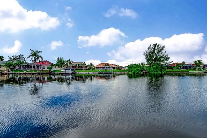 Villa Gasparilla1004 SW Cape Coral 3b 2ba, den luxury, heated pool spa gulf access canal Boat Dock in Cape Coral, Florida, United States — photo 5