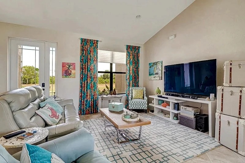 Villa Corinne - 3 Bedroom 2 Bath electric heated Pool in Cape Coral, Florida, United States — photo 2