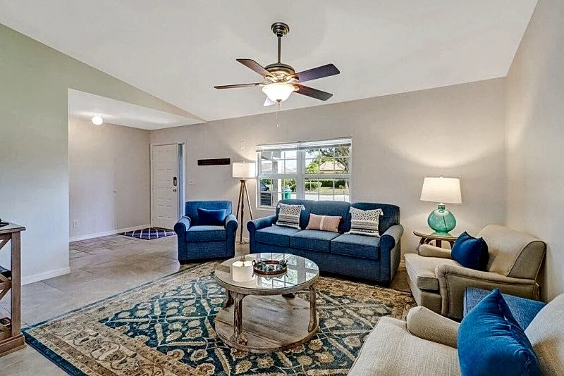 The Four Aces 1012 - 3Bd/2B Waterfront Pool home in SE Cape Coral with Boat Dock, No Lift! in Cape Coral, Florida, United States — photo 4