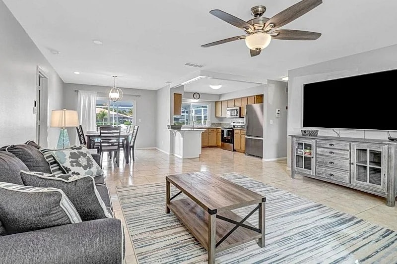 Anchors Away 1021 - SE Cape 2b/2ba Heated Pool, Minutes to the Gulf, Close to the River in Cape Coral, Florida, United States — photo 4