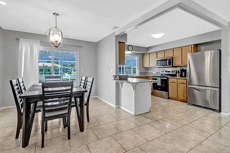 Anchors Away 1021 - SE Cape 2b/2ba Heated Pool, Minutes to the Gulf, Close to the River in Cape Coral, Florida, United States — photo 5
