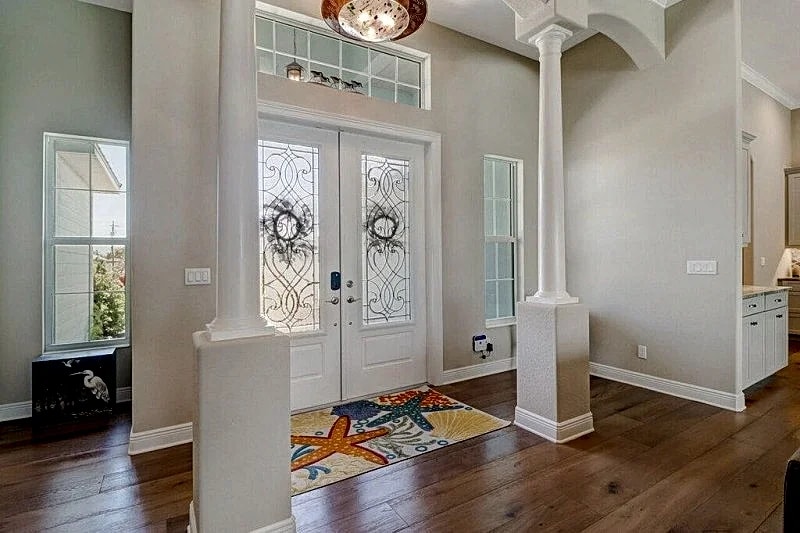 The Blue Pearl 1030 - Cape Coral 3b/3ba luxury home w/electric heated salt water pool, gulf access in Cape Coral, Florida, United States — photo 4