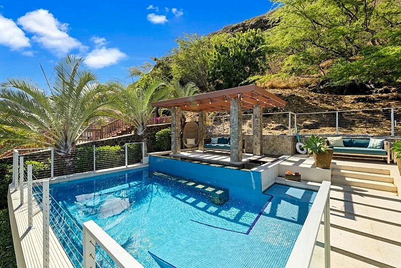 Luxury Hawaii Kai Villa Luana: Ocean View, Saltwater Pool, 5 Min to Sandy Beach