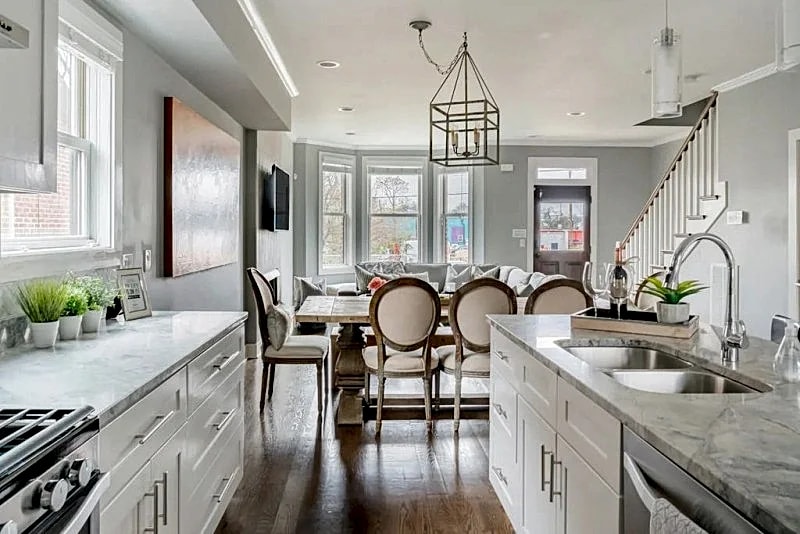 Luxurious Downtown Home w/ HUGE Rooftop! Skyline View! 1.5m to Broadway! in Nashville, Tennessee, United States — photo 4