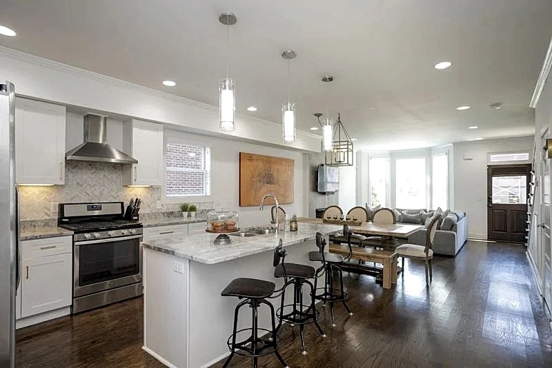 Luxurious Downtown Home w/ HUGE Rooftop! Skyline View! 1.5m to Broadway! in Nashville, Tennessee, United States — photo 5