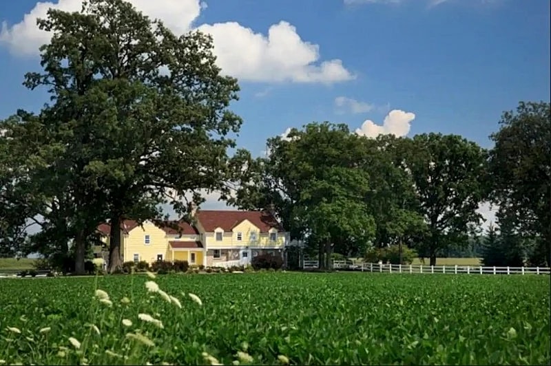 Farm House Central Ohio Near Everheart Wedding venue, Pickwick & Mid Ohio Race in Bucyrus, Ohio, United States — photo 4