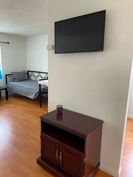 Large Two Bed Long Beach Studio Apartment Vacation Home in Long Beach, California, United States — photo 3