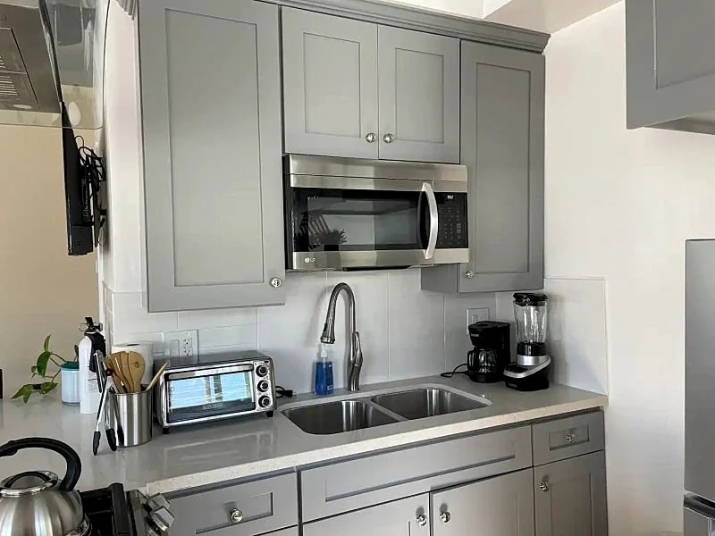 Stylish and modern Alamitos Beach apartment | Long Beach in Long Beach, California, United States — photo 5