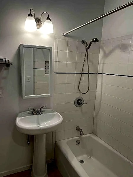 5612/1 Only two Roomate’s in my apartment | Long Beach Rental in Long Beach, California, United States — photo 5