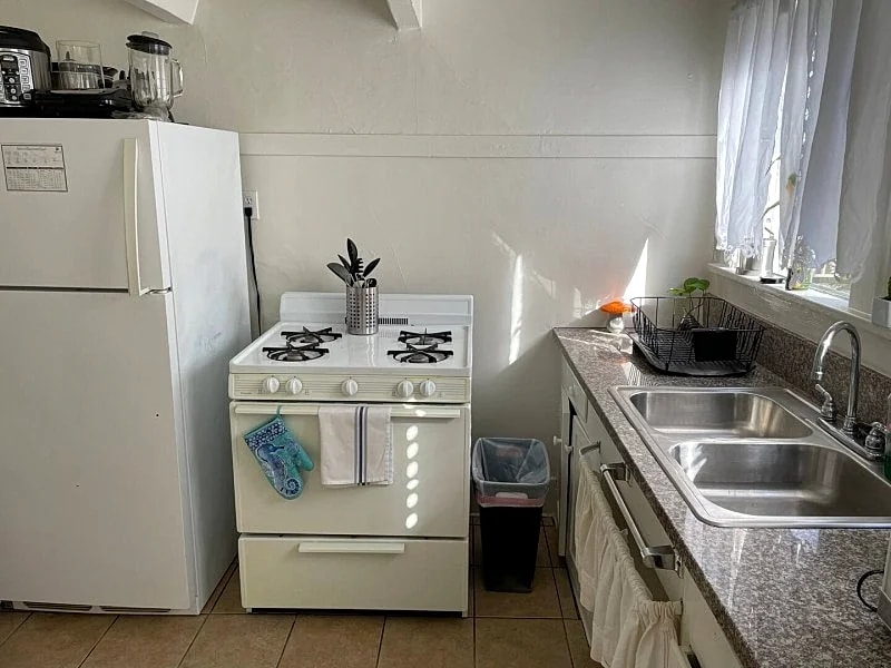 Long Beach Vacation Home 737/2 Roomates | California Rentals in Long Beach, California, United States — photo 3