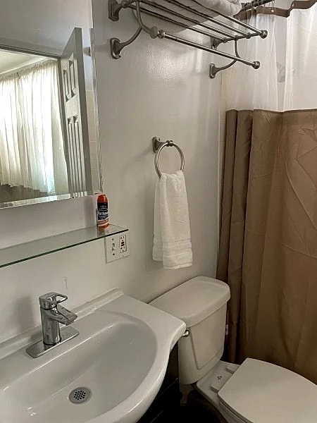 The Court House share my apartment with You in Long Beach, California, United States — photo 2