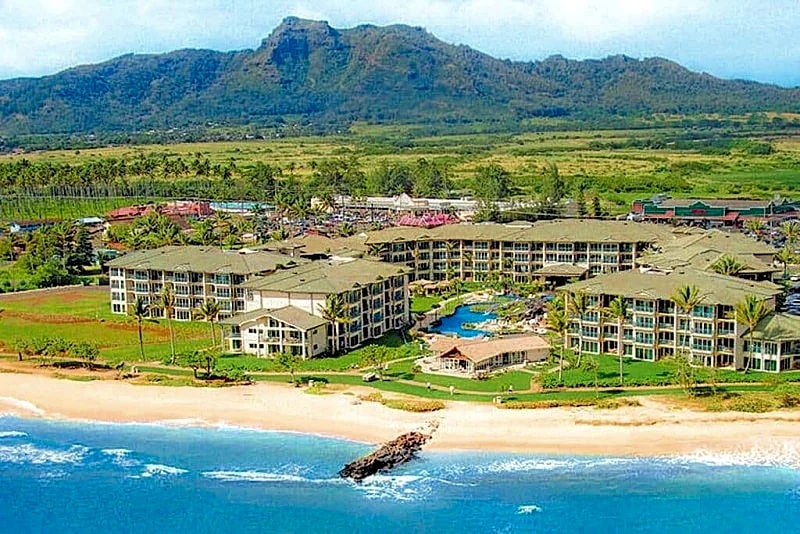 Kapaa 2 BR w/AC Vacation Home on the beach! king, 2 full beds, sofabed in Kapaa, Hawaii, United States — photo 2