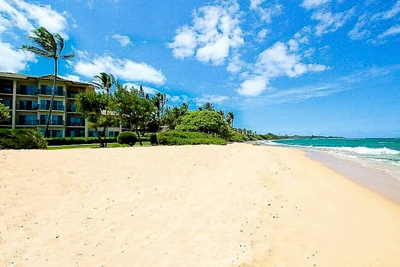 Top floor 2 bedroom Oceanfront Kapaa Vacation Home! in Kapaa, Hawaii, United States — photo 3