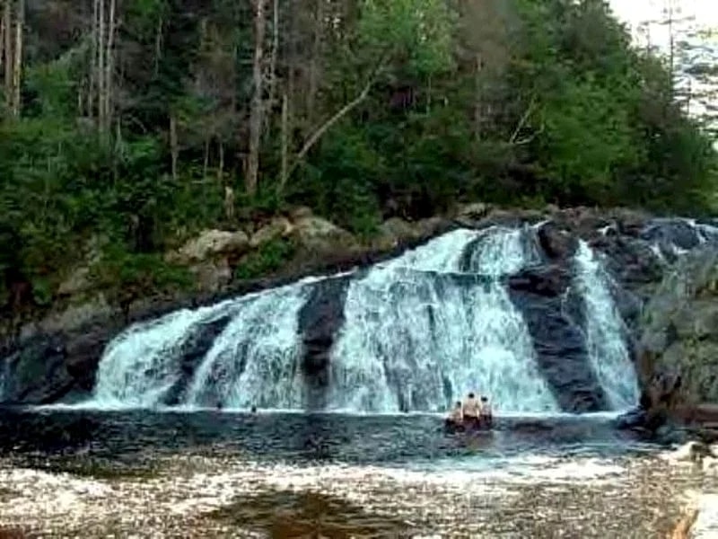 Amazingly Beautiful Waterfalls Getaway special winter ski package per month! in Bristol, New Hampshire, United States — photo 5