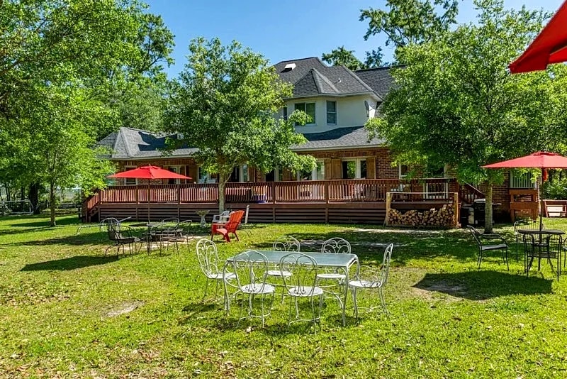Christmas Ready! 3 Acre Estate w/ Heated Pool, Hot Tub, Dock, Pet OK & NO FEES in Pass Christian, Mississippi, United States — photo 4